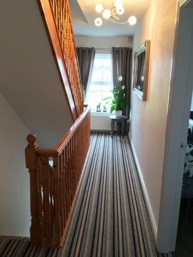 Luxury Portrush Holiday Homes - The Green, Portrush Sleeps 12 - 5 Bedrooms מראה חיצוני תמונה